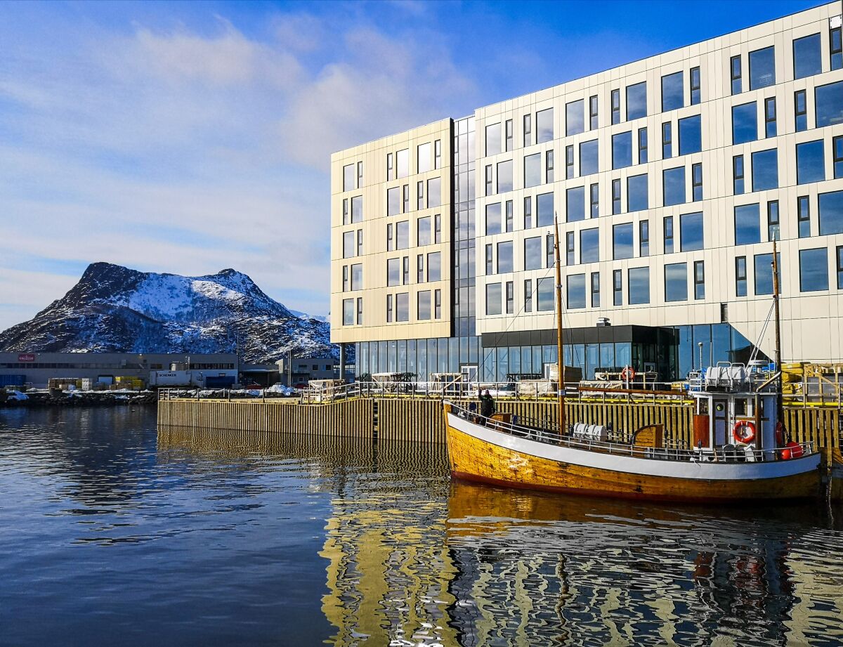 Flera hotell: Thon Hotel Svolvaer med flera