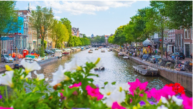 M�t v�ren i Amsterdam